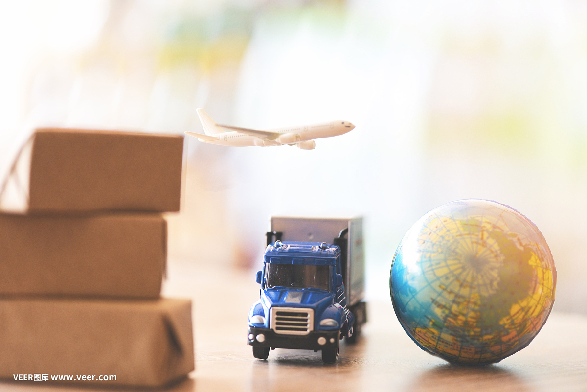 物流运输进出口货运服务客户通过互联网订购货物国际航运网上航空快递飞机货箱包装货运代理到世界各地